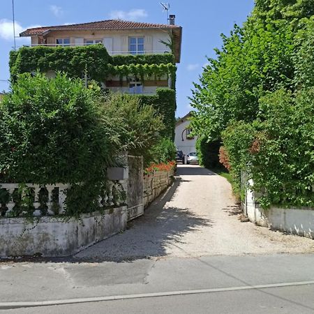 Une Tiny House A Decouvrir Au Coeur De La Cite ! コントレクセヴィル エクステリア 写真