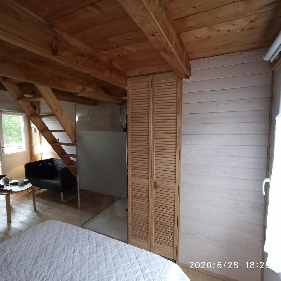 Une Tiny House A Decouvrir Au Coeur De La Cite ! コントレクセヴィル エクステリア 写真