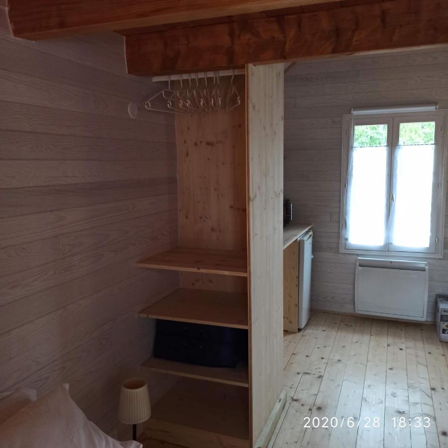 Une Tiny House A Decouvrir Au Coeur De La Cite ! コントレクセヴィル エクステリア 写真